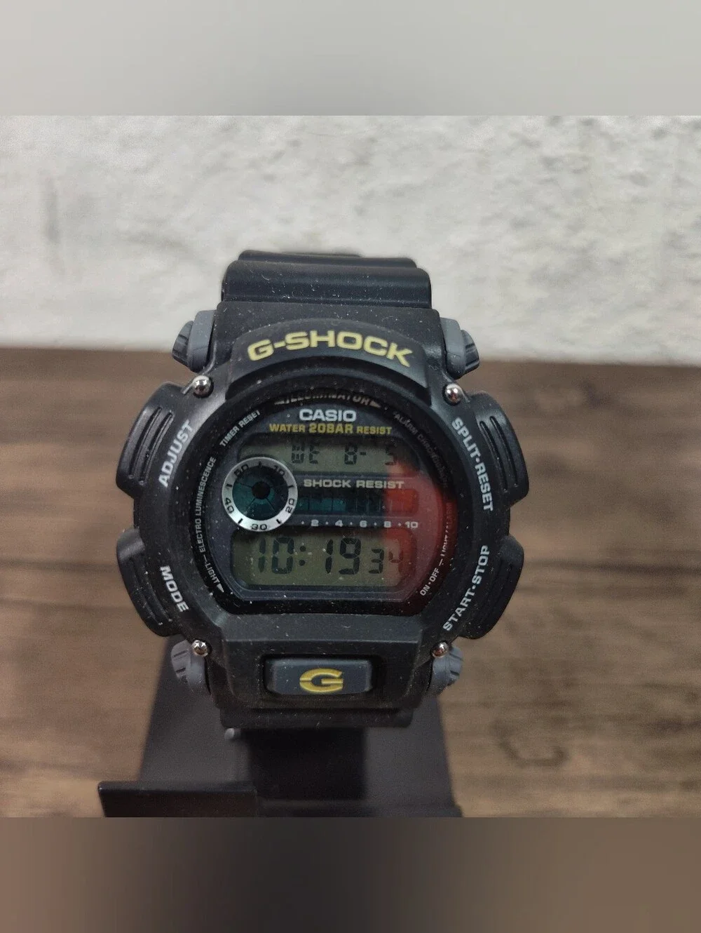 Casio DW9052-1B, G-Shock Chronograph Watch, Resin Band, Alarm, 200 Meter WR. New